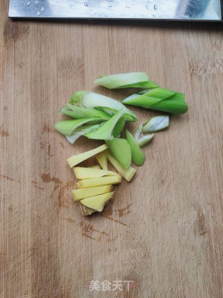 酱油鸡腿的做法步骤：2