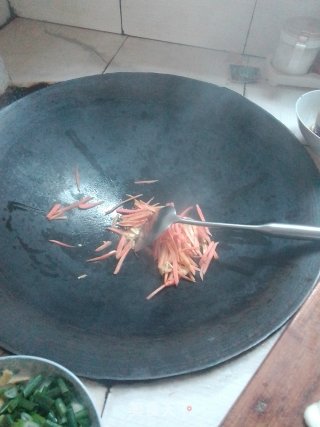 胡萝卜丝炒牛肉的做法步骤：4