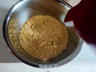 玉米面窝头的做法步骤：2