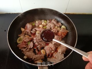 干锅牛肉的做法步骤：10