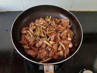 干锅牛肉的做法步骤：11