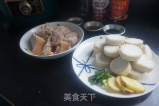 杏鲍菇烧肉无油炸原汁原味更健康的做法步骤：1