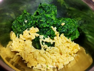 菠菜鸡蛋饺子的做法步骤：6