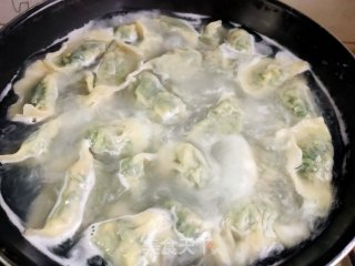 菠菜鸡蛋饺子的做法步骤：13