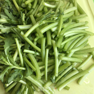 蒜蓉茼蒿菜的做法步骤：2