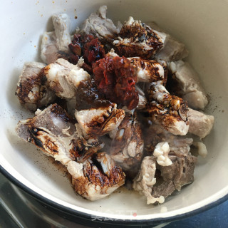 排骨土豆炖蒜苔的做法步骤：8