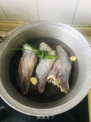 白水煮腊鸭的做法步骤：2