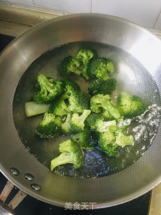 白水煮西兰花的做法步骤：5