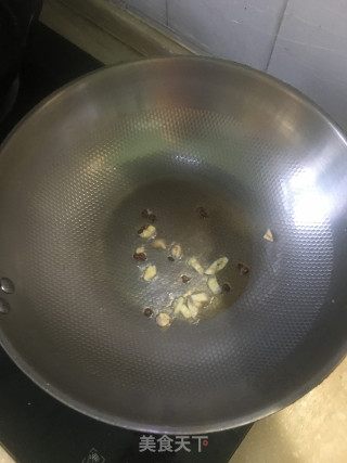 清炒辣椒的做法步骤：2