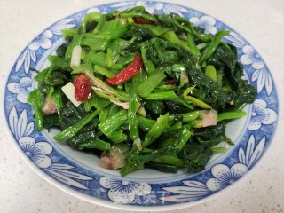 清炒菠菜的做法步骤：8