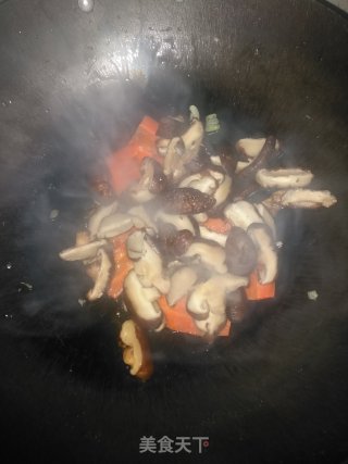 超下饭的胡萝卜香菇炒腐竹的做法步骤：12