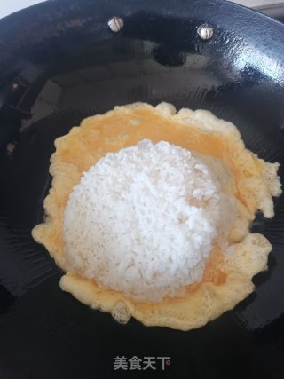 三文鱼蛋炒饭的做法步骤：6