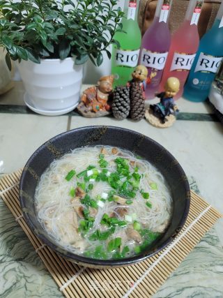 香菇瘦肉汤米粉的做法步骤：11