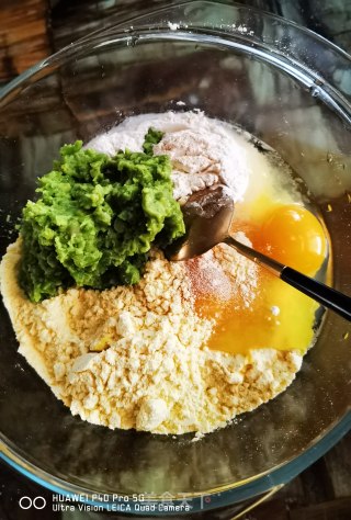 豌豆鲜虾松饼的做法步骤：4