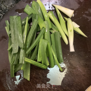 鹿茸菇炒里脊肉的做法步骤：3