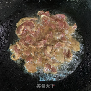 鹿茸菇炒里脊肉的做法步骤：5