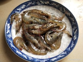 春韭炒虾的做法步骤：1