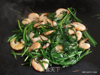春韭炒虾的做法步骤：7