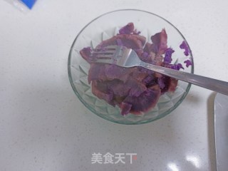 紫薯鸡蛋沙拉三明治的做法步骤：2