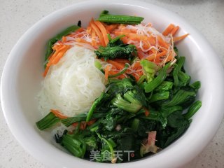 菠菜红萝卜拌粉丝的做法步骤：8