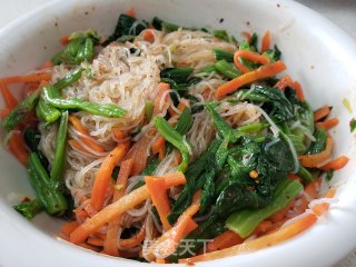 菠菜红萝卜拌粉丝的做法步骤：10