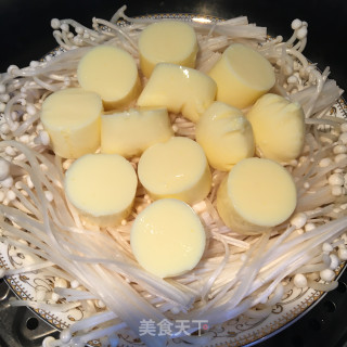 蒜蓉蒸金针菇豆腐的做法步骤：4