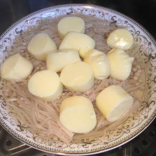 蒜蓉蒸金针菇豆腐的做法步骤：7