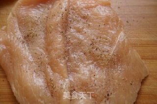 黑胡椒鸡肉卷的做法步骤：2