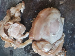 蚌肉海虹煲鹌鹑鸡的做法步骤：2
