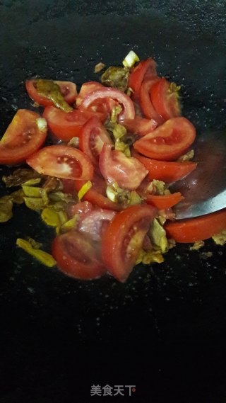 番茄炒猪肉的做法步骤：7