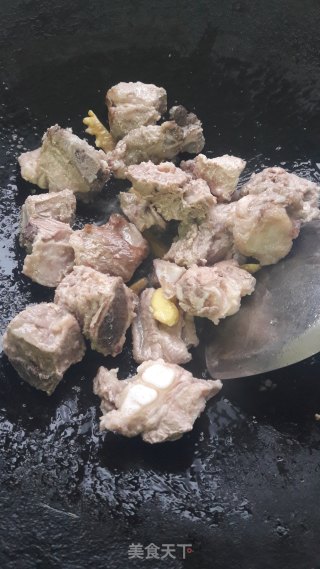 糖醋排骨炖萝卜的做法步骤：5