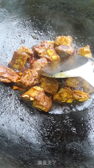 糖醋排骨炖萝卜的做法步骤：6