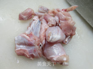 咖喱牛蛙面的做法步骤：2