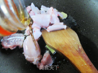 咖喱牛蛙面的做法步骤：4