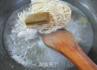 咖喱牛蛙面的做法步骤：7