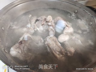 萝卜筒骨汤的做法步骤：3
