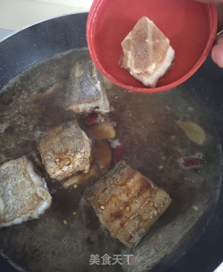 糖醋带鱼的做法步骤：6