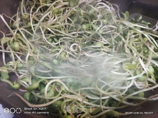 素炒黑豆芽的做法步骤：2