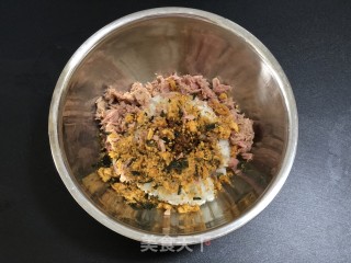 金枪鱼芝士烤饭团的做法步骤：2