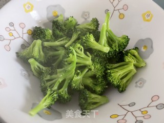 好吃低脂的蔬菜沙拉的做法步骤：2