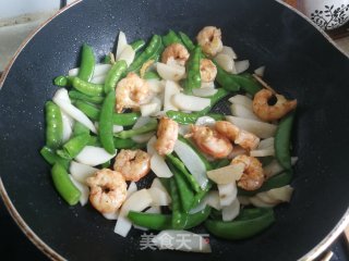 山药甜豆角炒虾仁的做法步骤：6