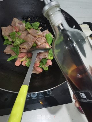 培根肉炒热狗的做法步骤：5