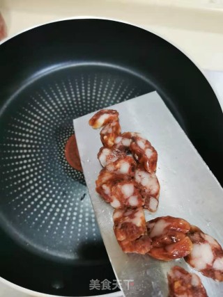 青椒炒腊肠的做法步骤：4