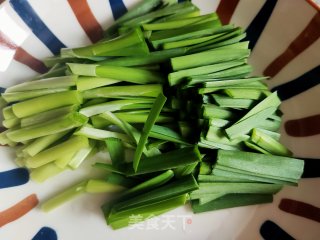韭菜鸡蛋炒虾仁的做法步骤：1