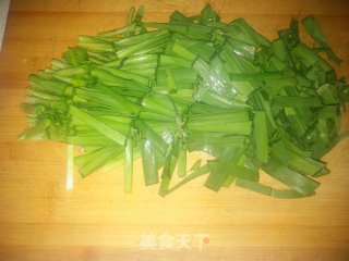 春韭菜炒鸡蛋的做法步骤：3