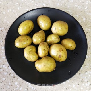 排骨蒸土豆的做法步骤：1