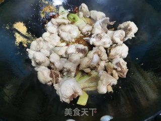 黄焖鸡的做法步骤：3