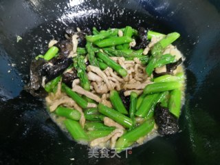 芦笋炒肉的做法步骤：7