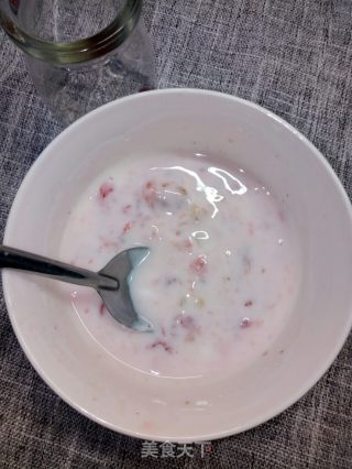 草莓酸奶的做法步骤：4