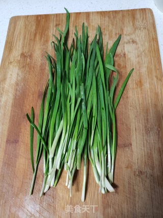 韭菜煎饼的做法步骤：2